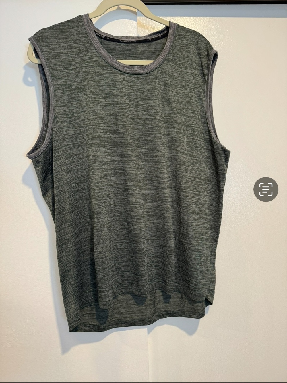 Sleeveless Heathered Grey Tank Top size Large‎